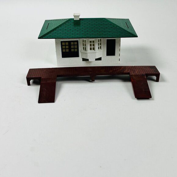 Vintage Plastic Model HO Scale Train Station With Platform - Picture 4 of 5